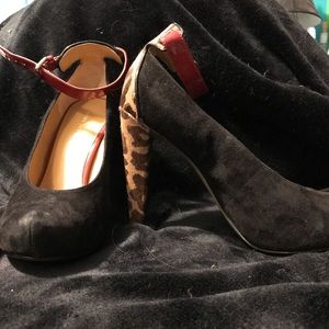 Nine West black velvet heels